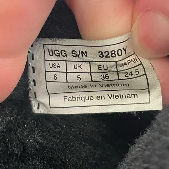 UGG Boots Bailey Bow Sheepskin Size 6 Black - Picture 8 of 12